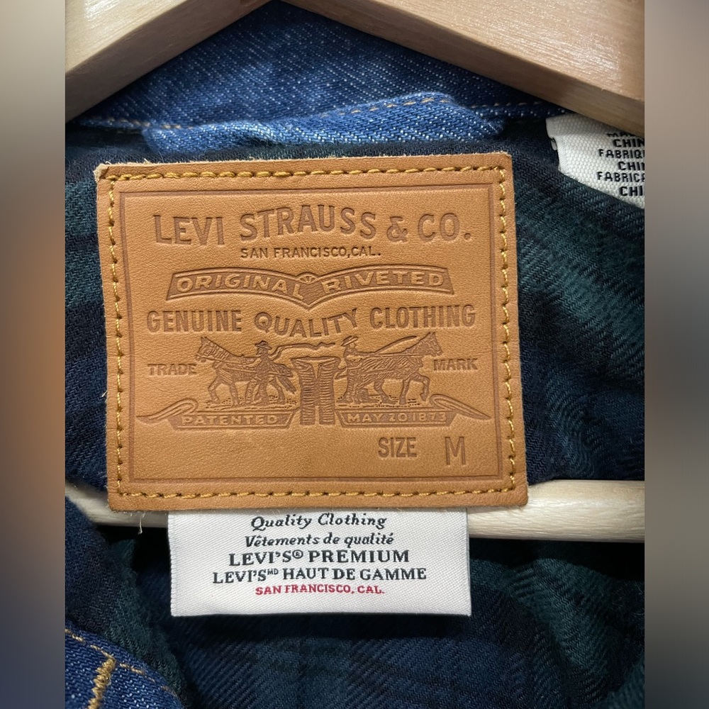 LEVI’S | Premium Flannel Lined Denim Jacket, Size M - Picture 3 of 9